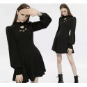 Abito svasato con taglio a cuoricino su scollatura